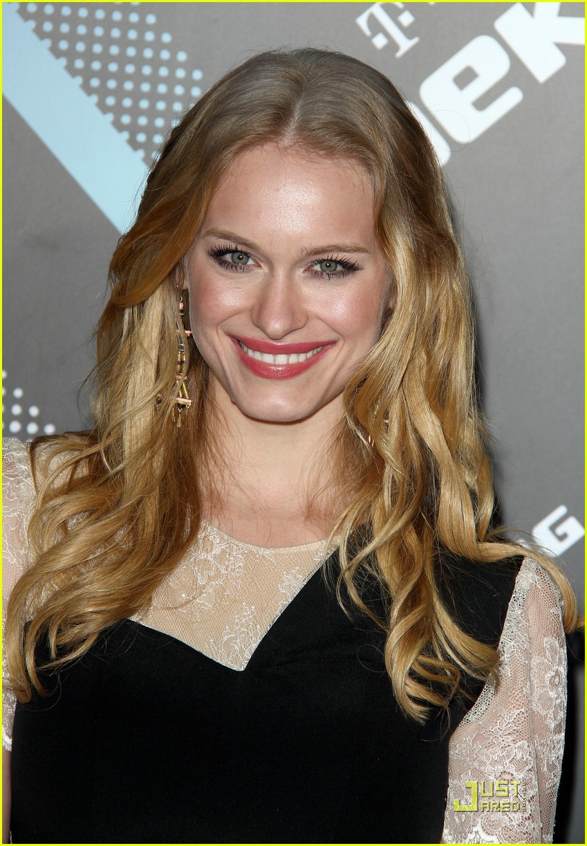 Leven Rambin Launches New T-Mobile Sidekick 4G