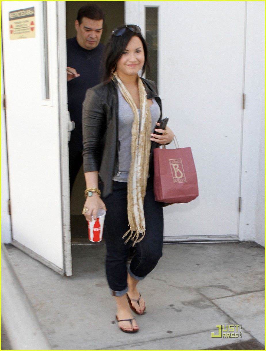 Demi Lovato: Thinking About Moving to NYC!