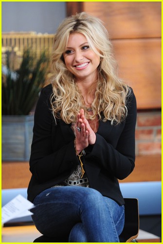 Aly & AJ Michalka Jam on 'Hellcats'