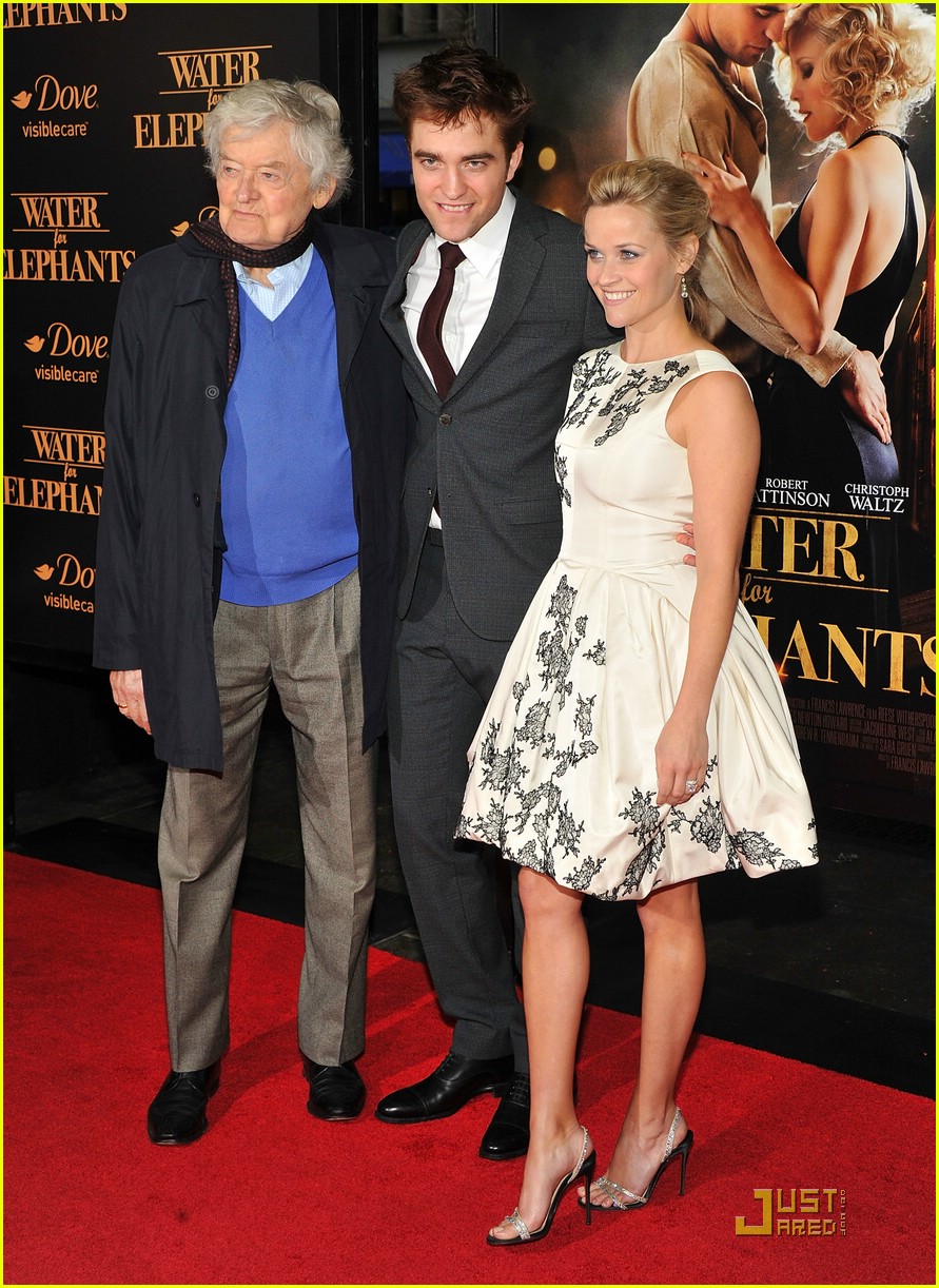 Robert Pattinson: Water For Elephants Premiere in NYC!