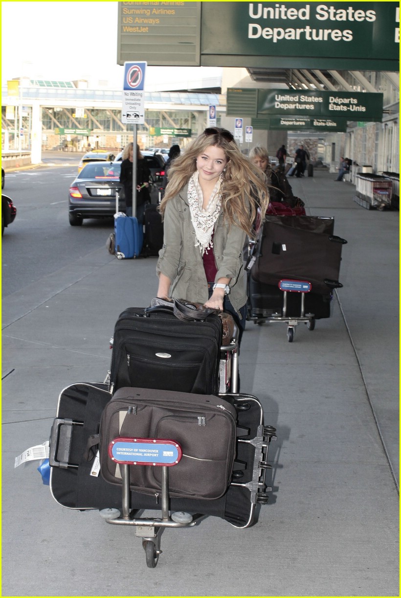 Sasha Pieterse To Star in 'Geek Charming'