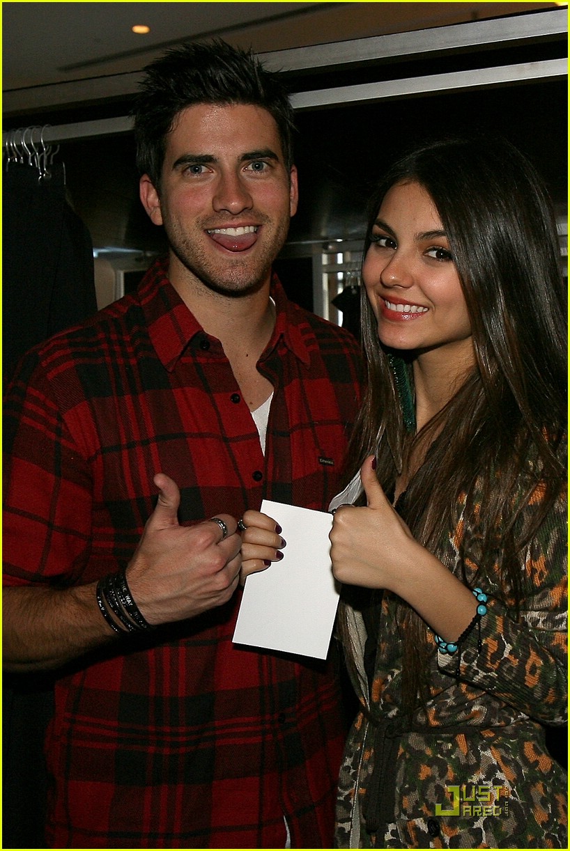 Victoria Justice & Ryan Rottman: Let's Go Lakers!