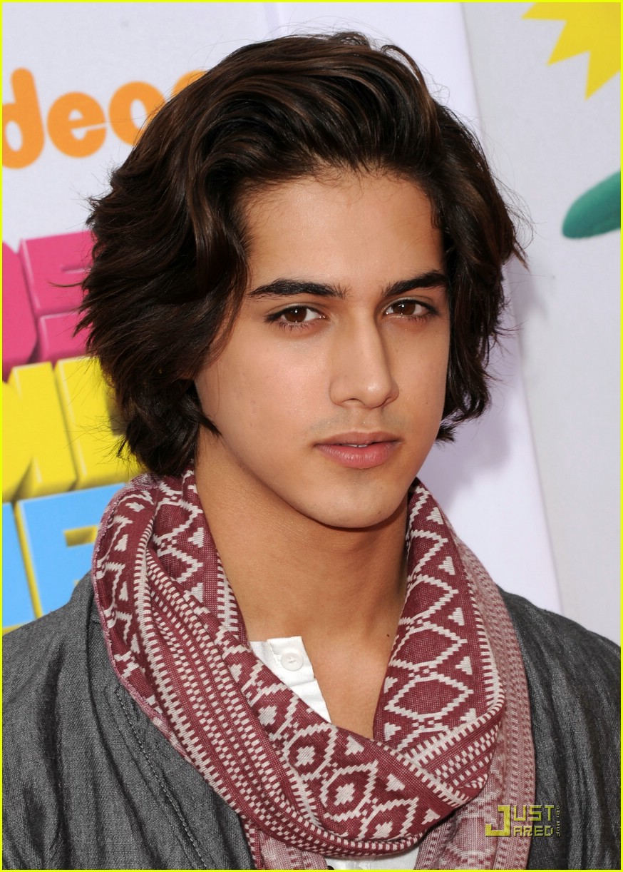Avan Jogia, Leon Thomas & Matt Bennett: Victorious at the KCAs!