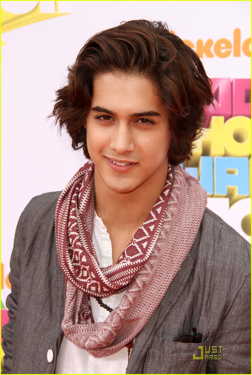 Avan Jogia, Leon Thomas & Matt Bennett: Victorious at the KCAs!