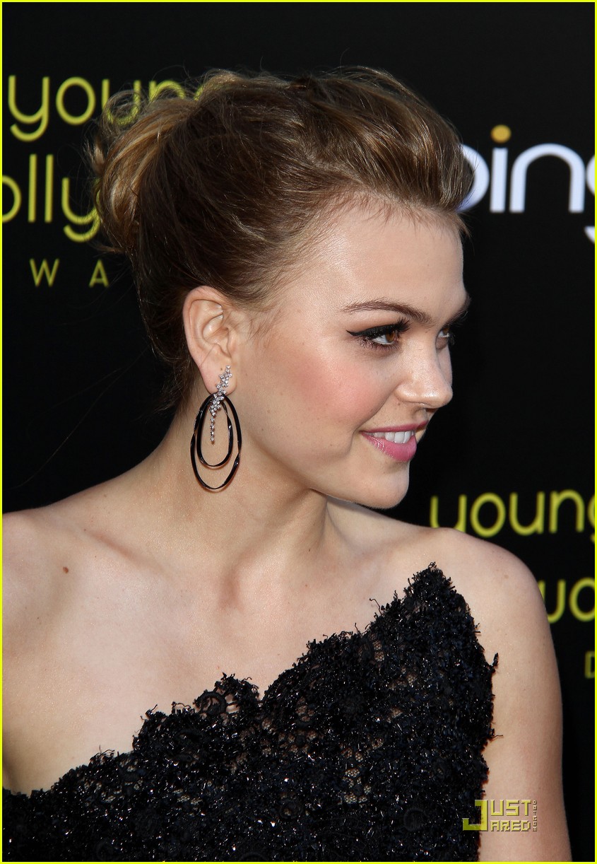 Aimee Teegarden: Young Hollywood Awards 2011