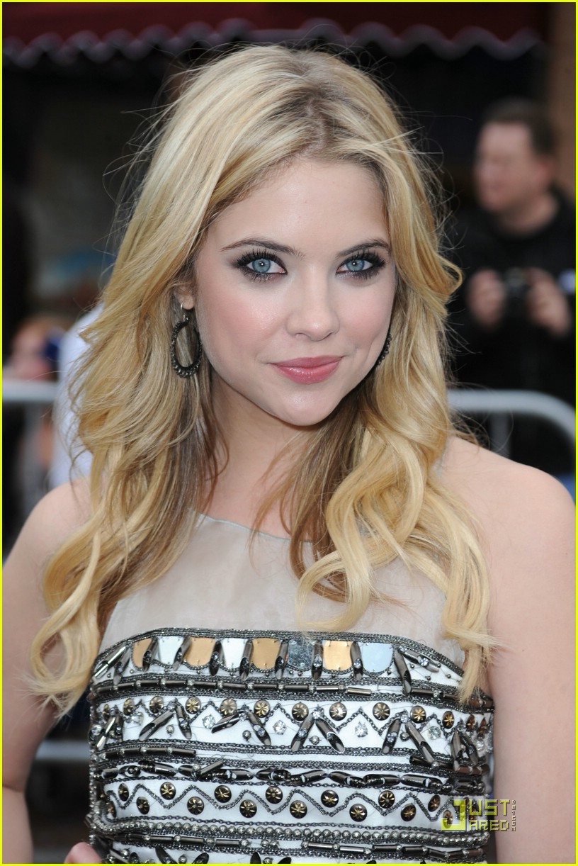 Ashley Benson & Shay Mitchell: Pretty Little Pirates