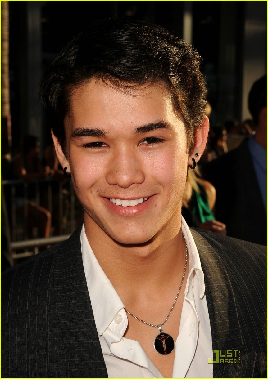Booboo Stewart: 'Pirates' Premiere with Fivel!