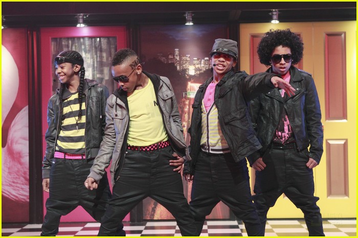 Cody Simpson on 'So Random' -- FIRST LOOK!