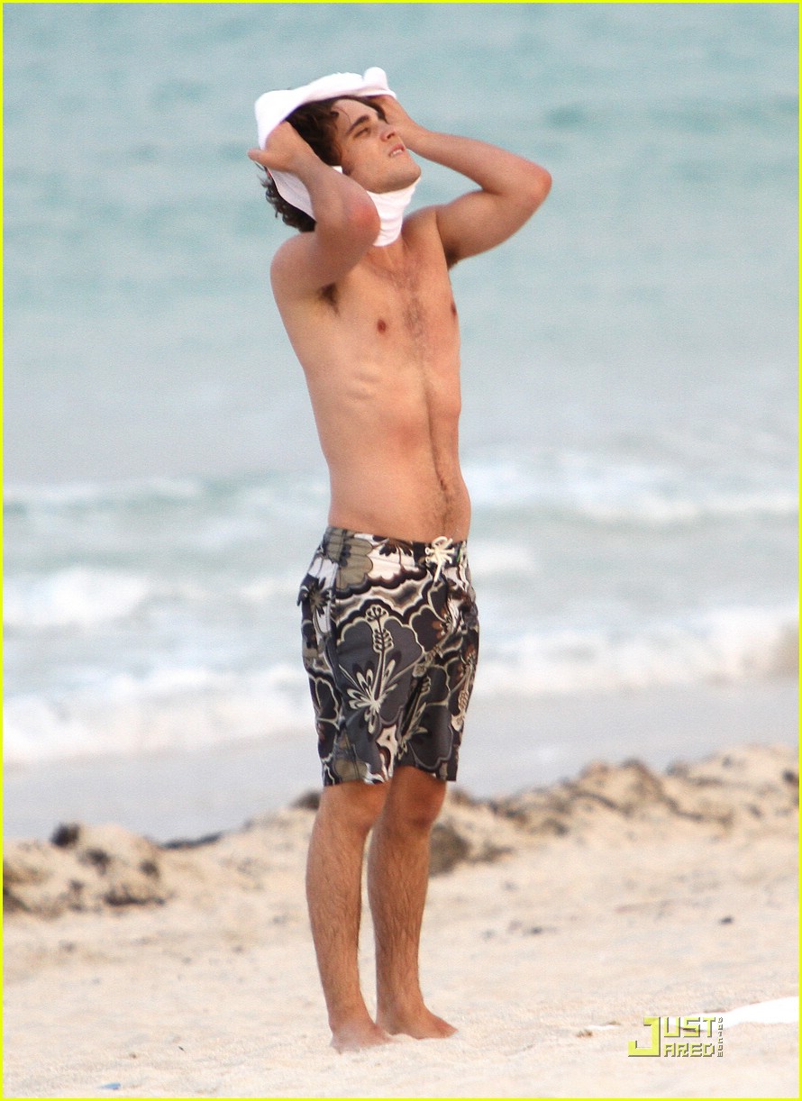 Diego Boneta: 'Rock of Ages' Abs in Miami!