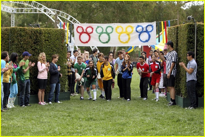 Disney's Friends For Change Games: Meet The Red Team!