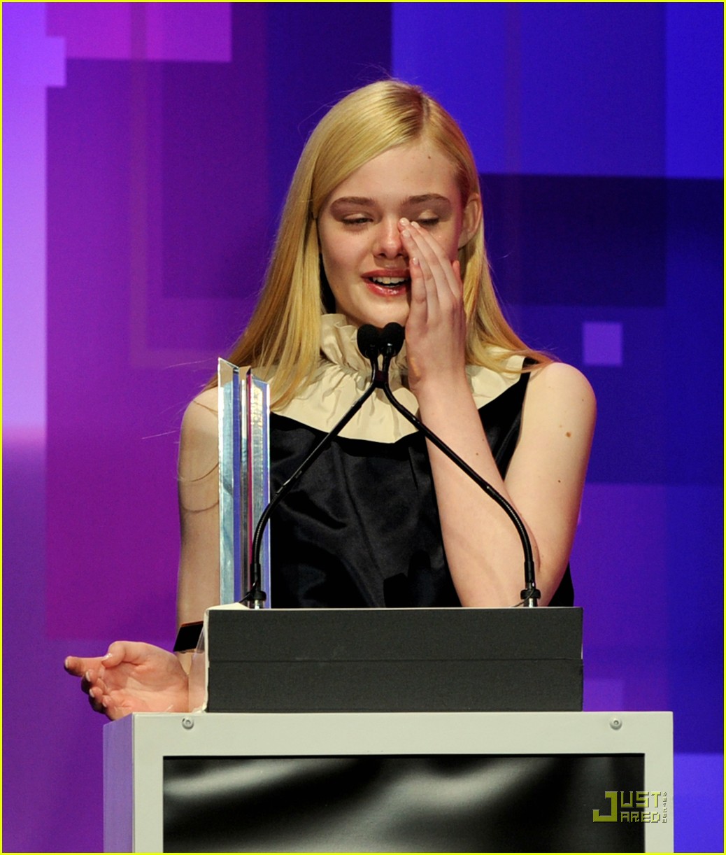 Elle Fanning: Young Hollywood Awards 2011