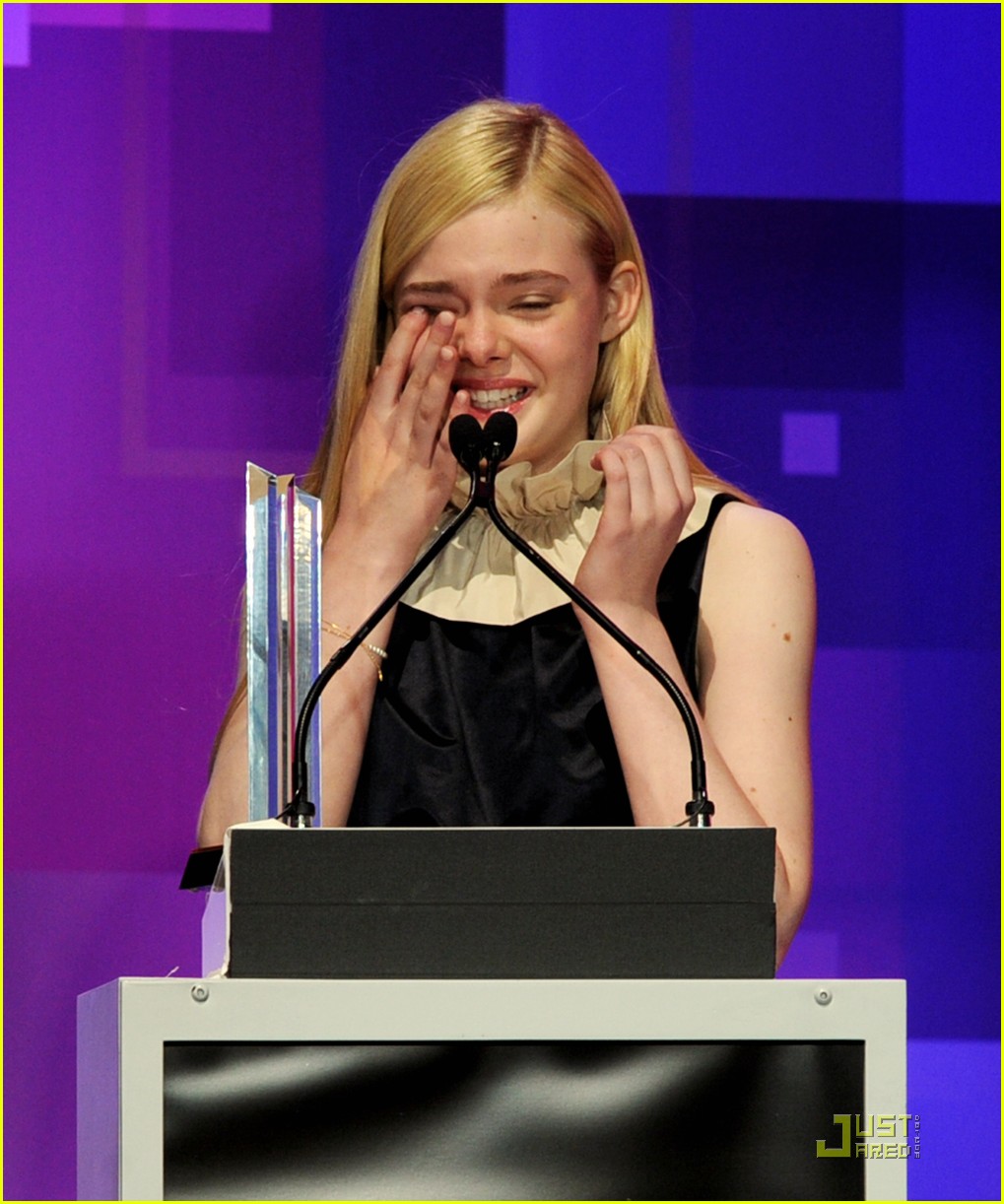 Elle Fanning: Young Hollywood Awards 2011