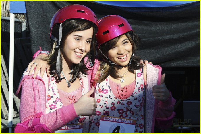 Hayley Kiyoko Guest Stars on Zeke & Luther!