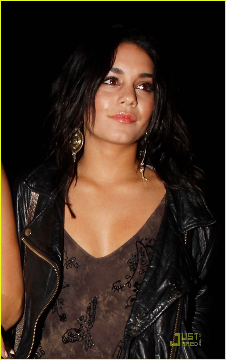 Vanessa Hudgens: VIP in Cannes!