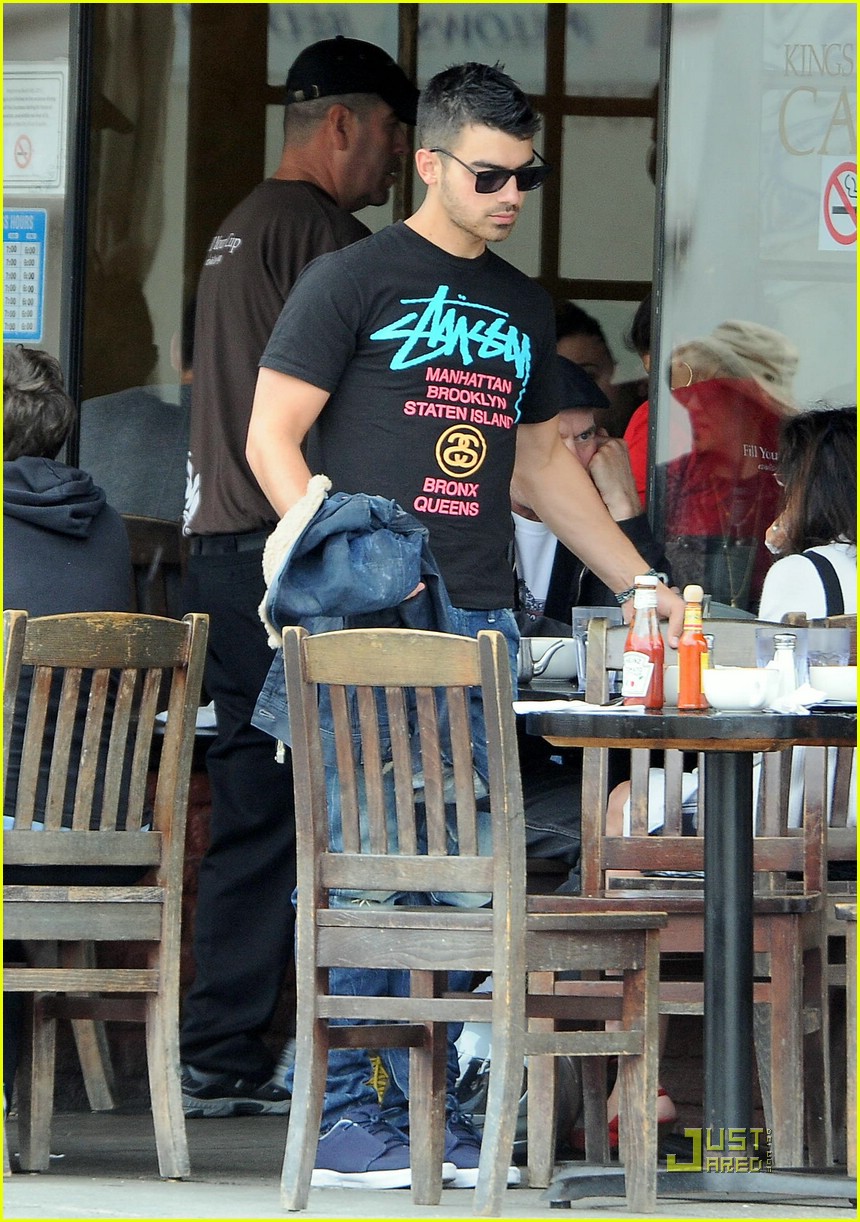 Joe Jonas Lives The 'Fast Life'