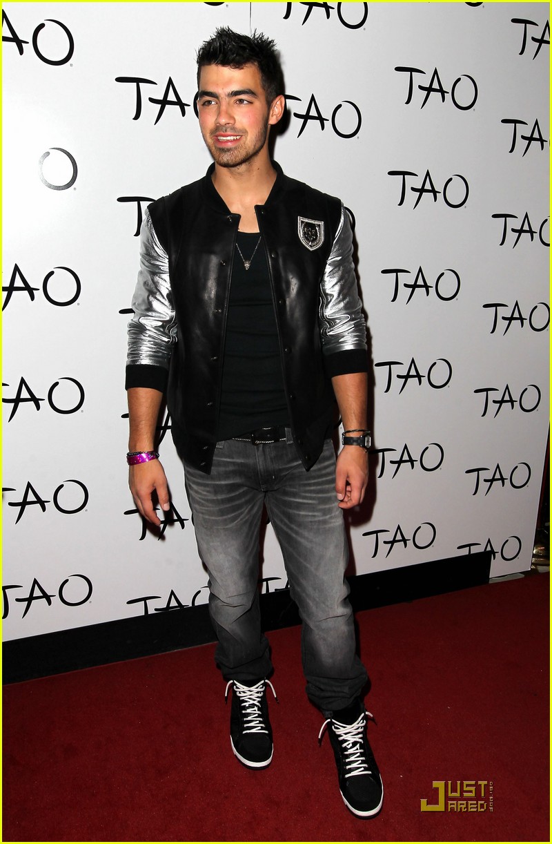 Joe Jonas: Billboard Awards Bash at TAO!