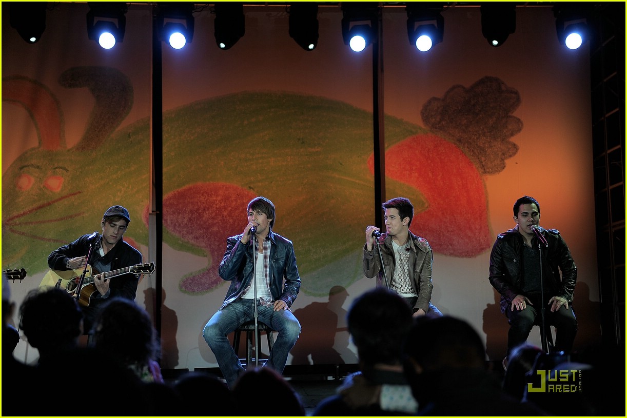 Kevin Jonas Gets A Big Time Rush