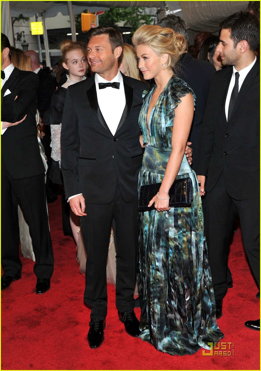 Julianne Hough: Burberry Beauty at the Ball