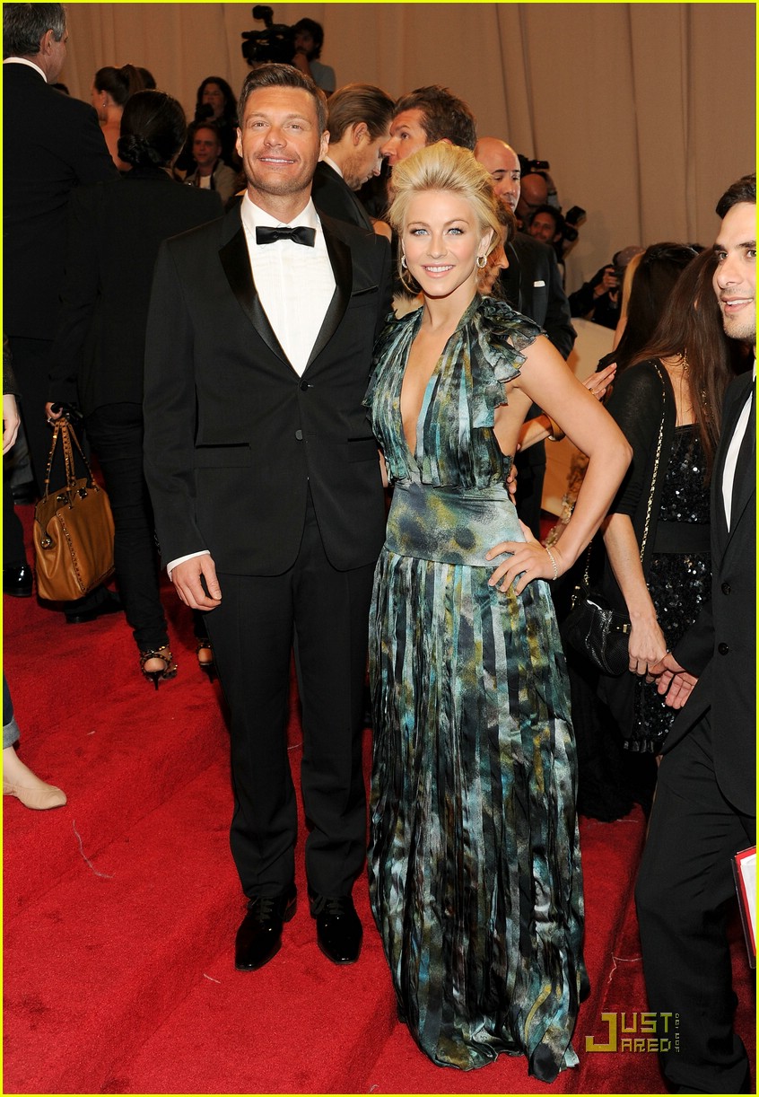 Julianne Hough: Burberry Beauty at the Ball
