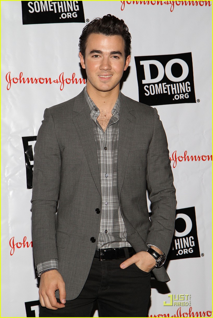 Kevin & Danielle Jonas: Do Something Awards 2011 Kick Off!