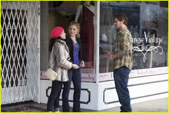 The Nine Lives of Chloe King -- FIRST LOOK!