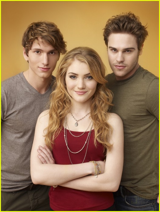 The Nine Lives of Chloe King -- FIRST LOOK!