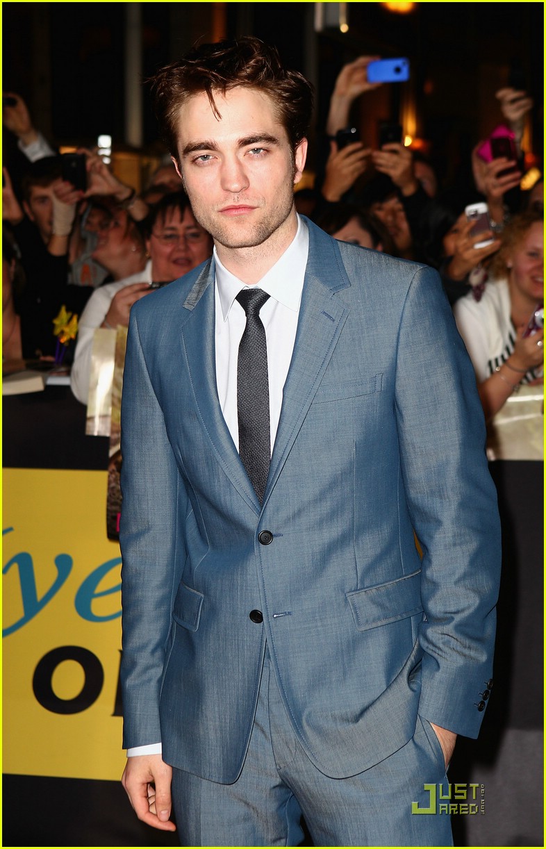 Robert Pattinson Suits Up for Sydney