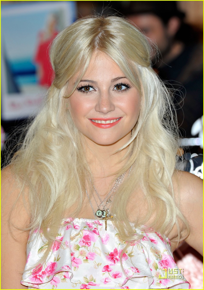 Pixie Lott: Lipsy Launch Party!