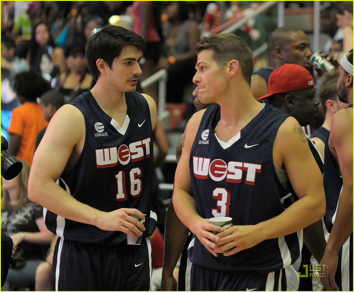 Robbie Jones & Greg Finley: Ball Up!
