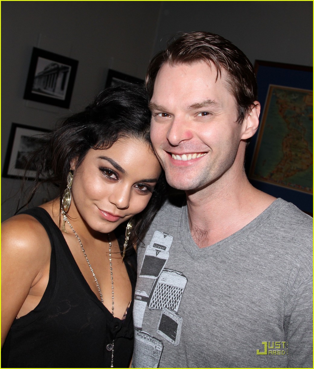 Vanessa Hudgens: Catch Me If You Can, Aaron Tveit!