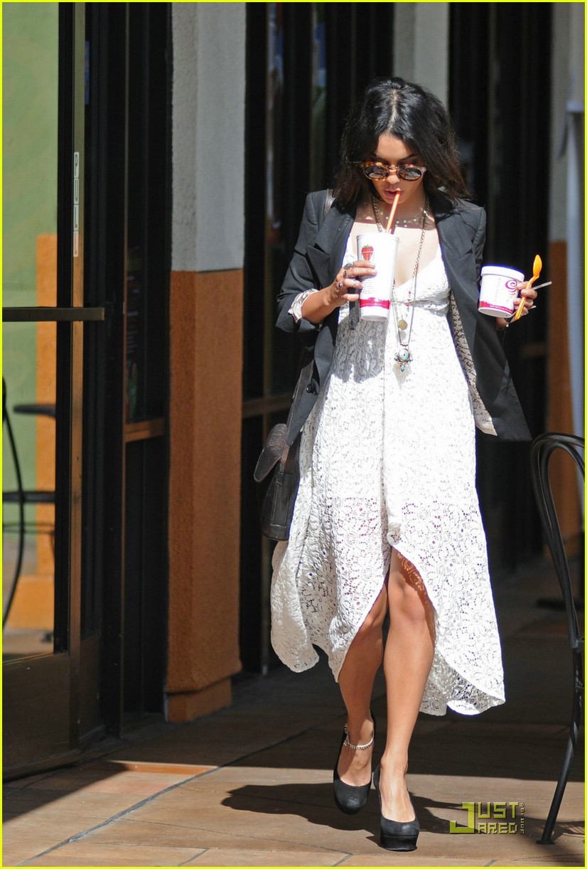 Vanessa Hudgens: Jamba Juice Juggler
