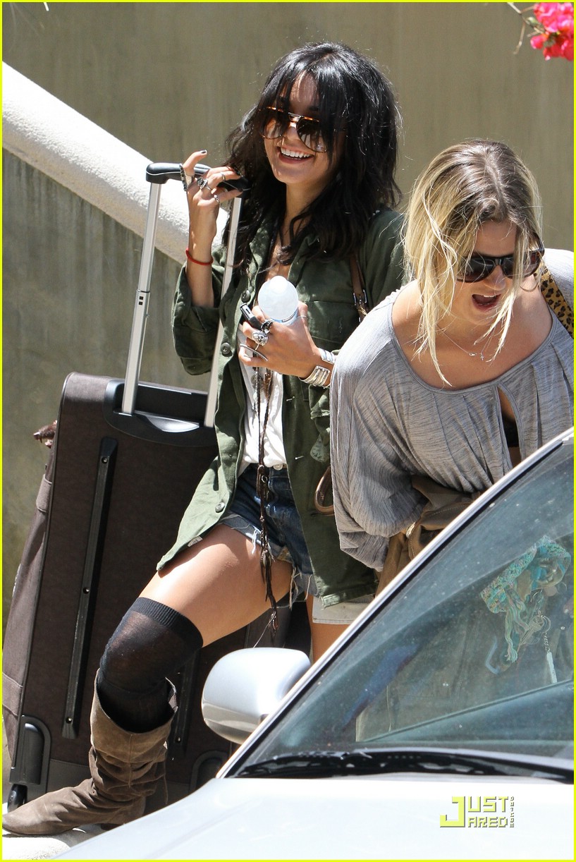 Vanessa Hudgens: LAX After Lunch