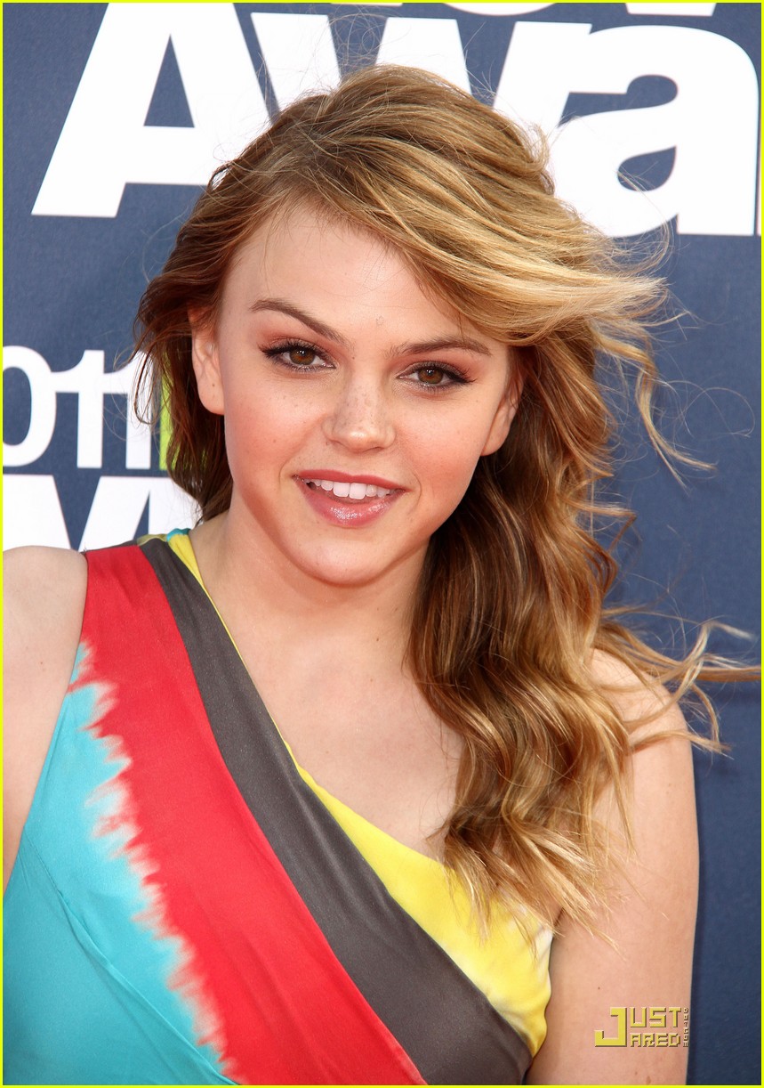 Aimee Teegarden -- MTV Movie Awards 2011