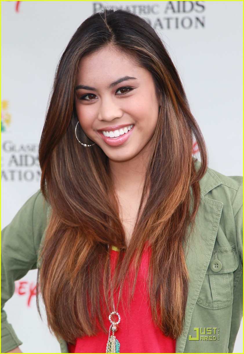Ashley Argota & Gage Golightly: It's a Time For Heroes!