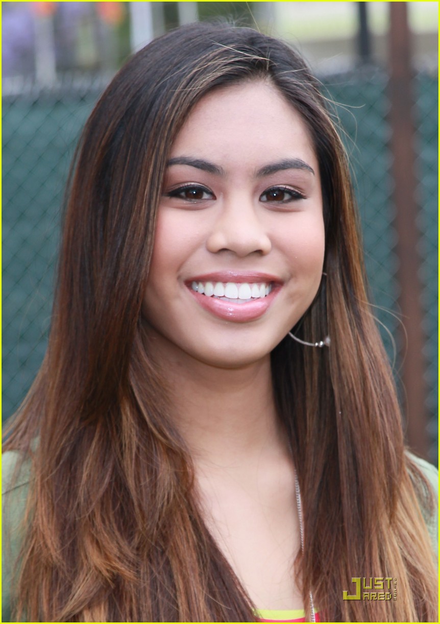 Ashley Argota & Gage Golightly: It's a Time For Heroes!