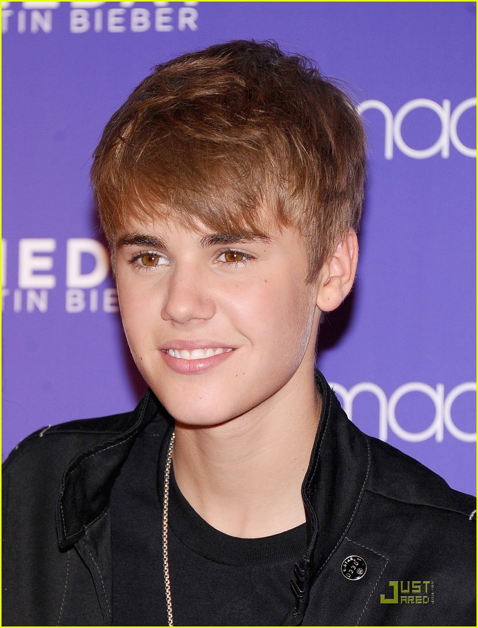 Justin Bieber Launches 'Someday' at Macy's 