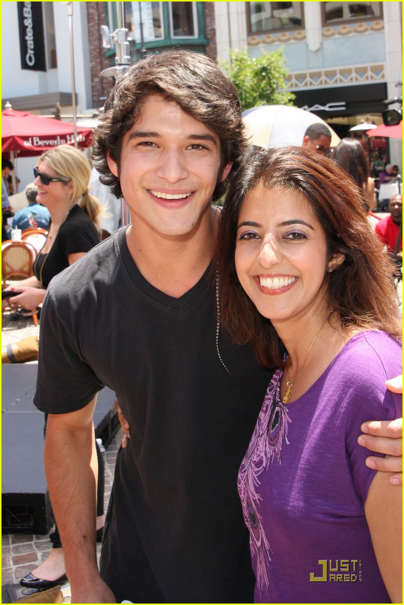 Crystal Reed Takes Teen Wolves To The Grove