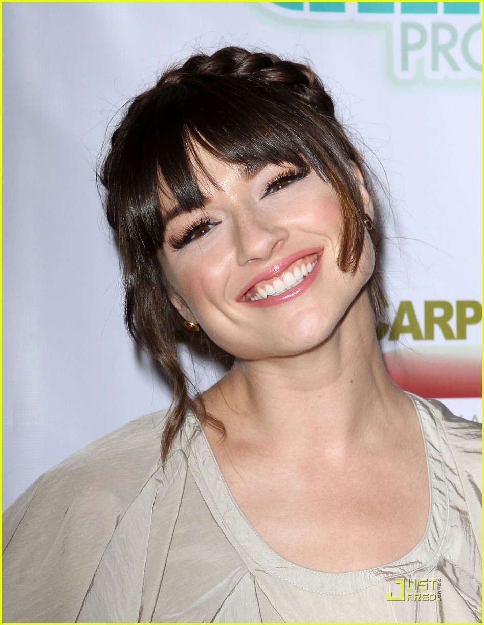 Crystal Reed & Tyler Posey Get Thirsty