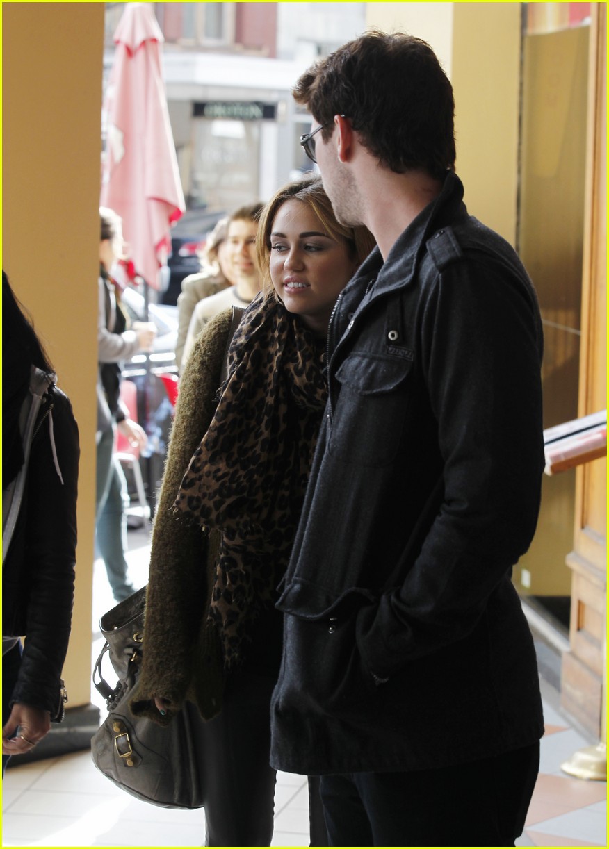 Miley Cyrus & Liam Hemsworth: Chapel Street Sweethearts