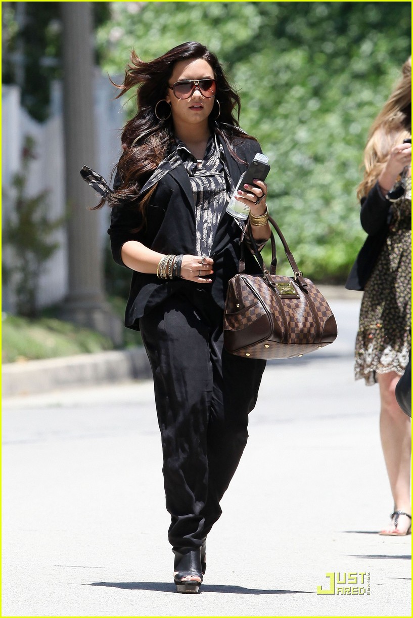 Demi Lovato: Lunchtime Lady