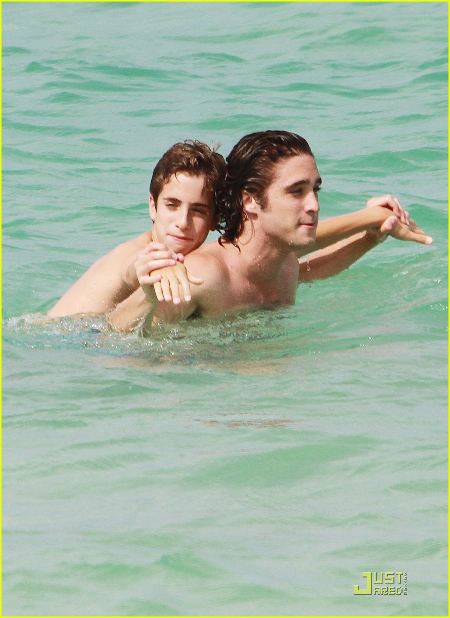 Diego Boneta: Beach Day with Brother!