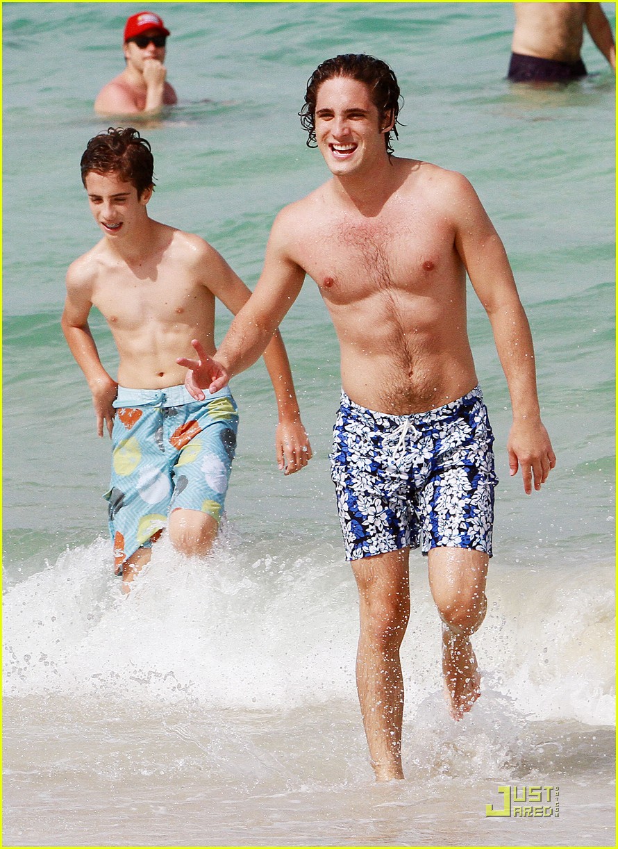 Diego Boneta: Beach Day with Brother!