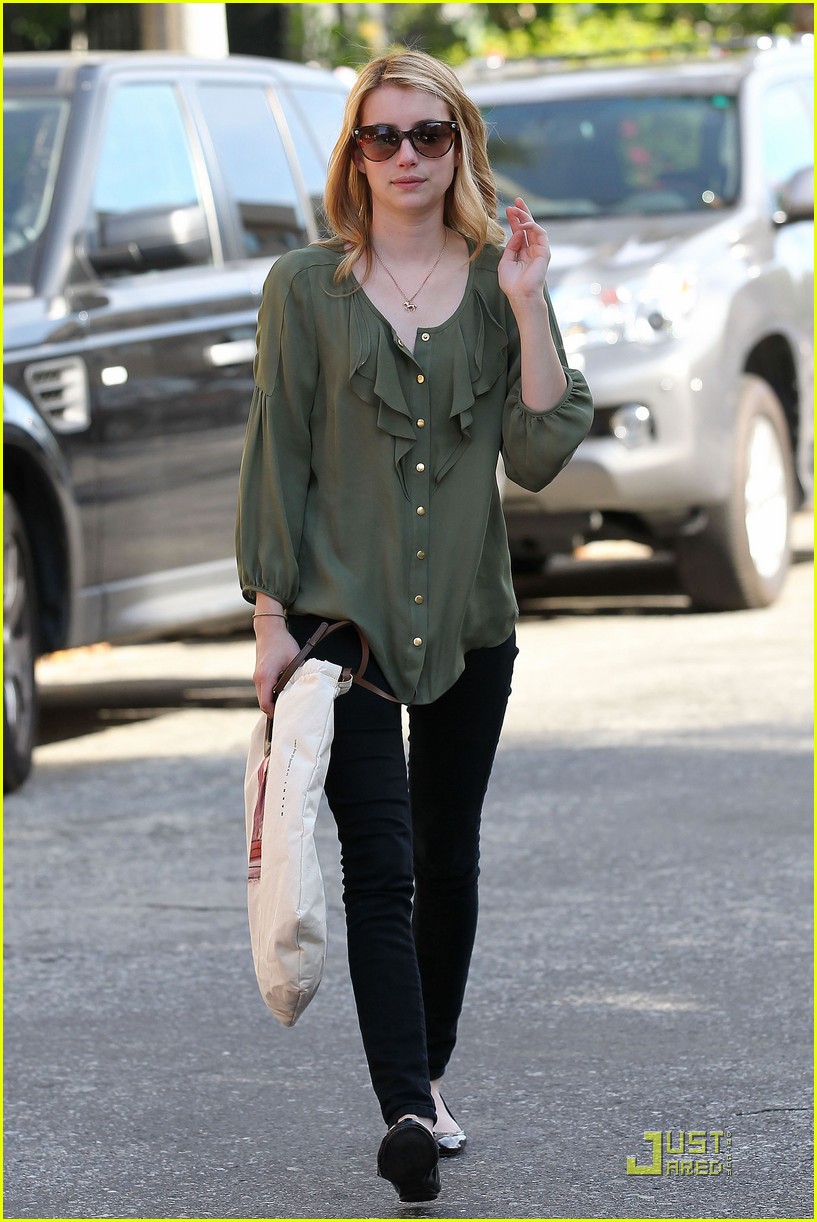 Emma Roberts: Ken Paves Salon Stop