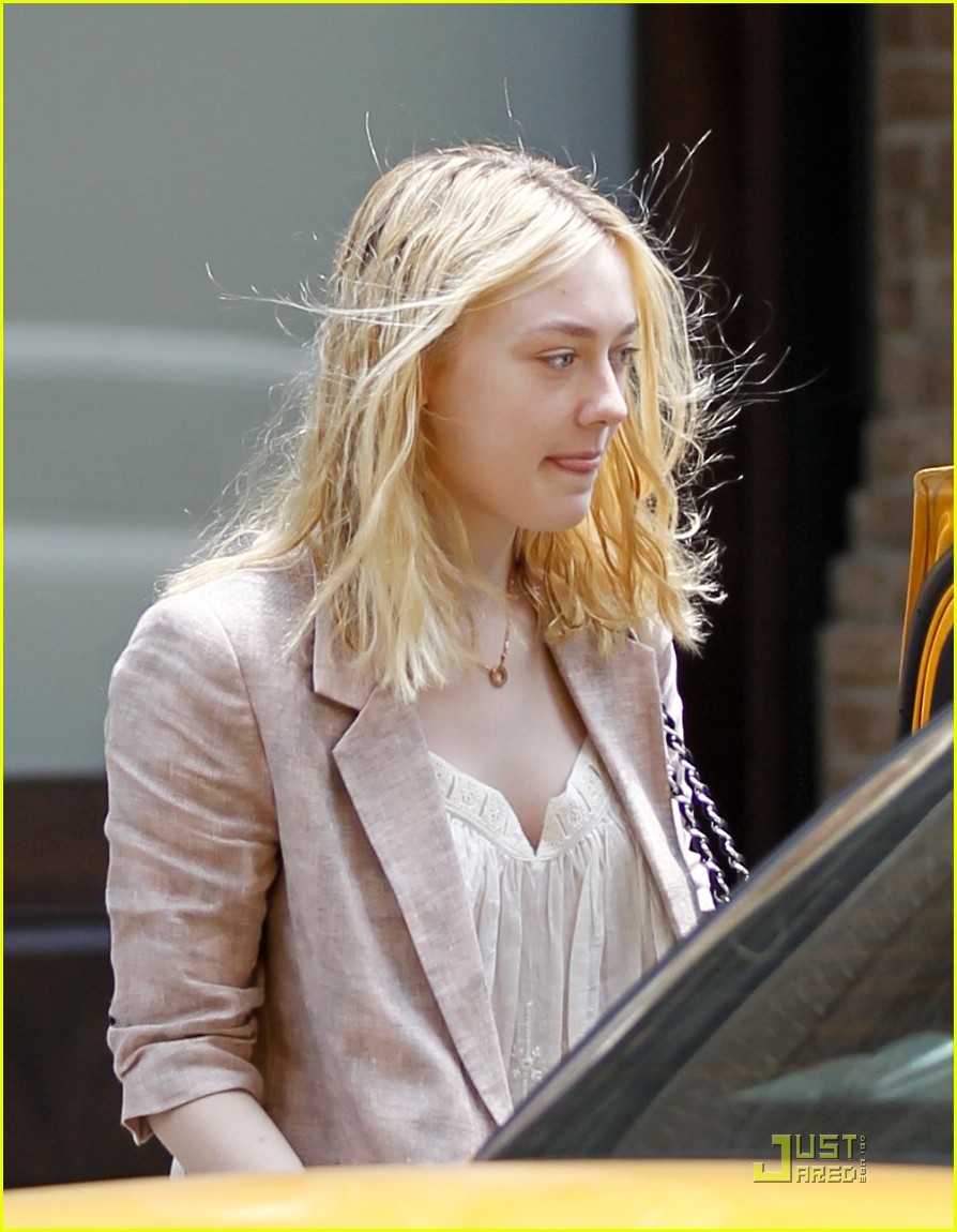 Dakota Fanning Catches A Cab