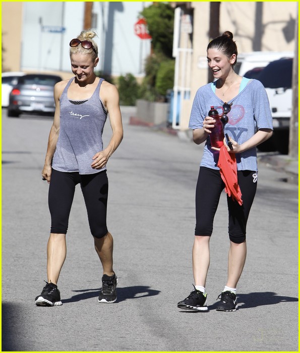 Ashley Greene Crushes on Joseph Gordon-Levitt