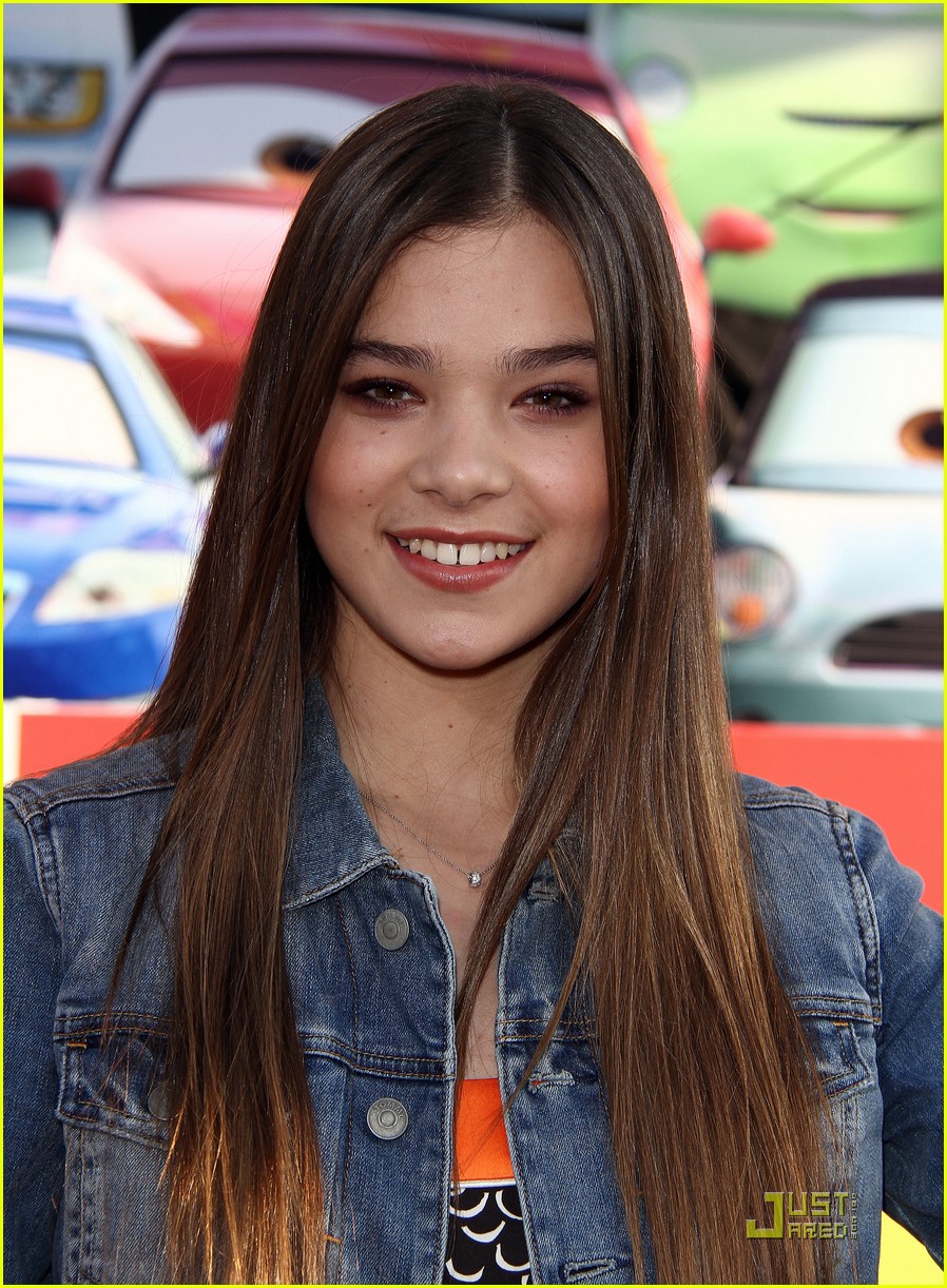 Hailee Steinfeld Finds Her Romeo