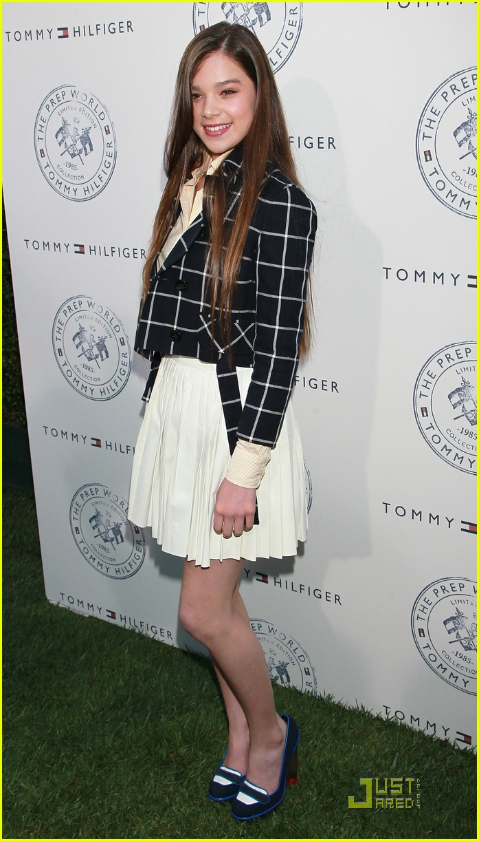 Hailee Steinfeld: Prep World Pop Up Pretty