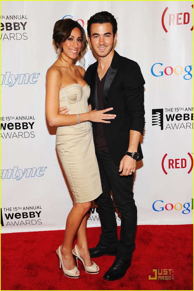 Kevin & Danielle Jonas: Webby Awards 2011