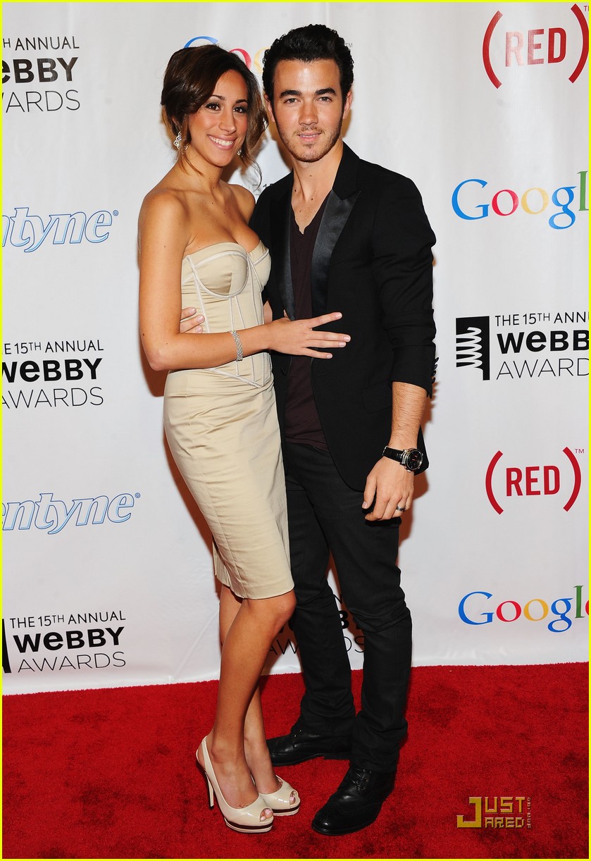 Kevin & Danielle Jonas: Webby Awards 2011