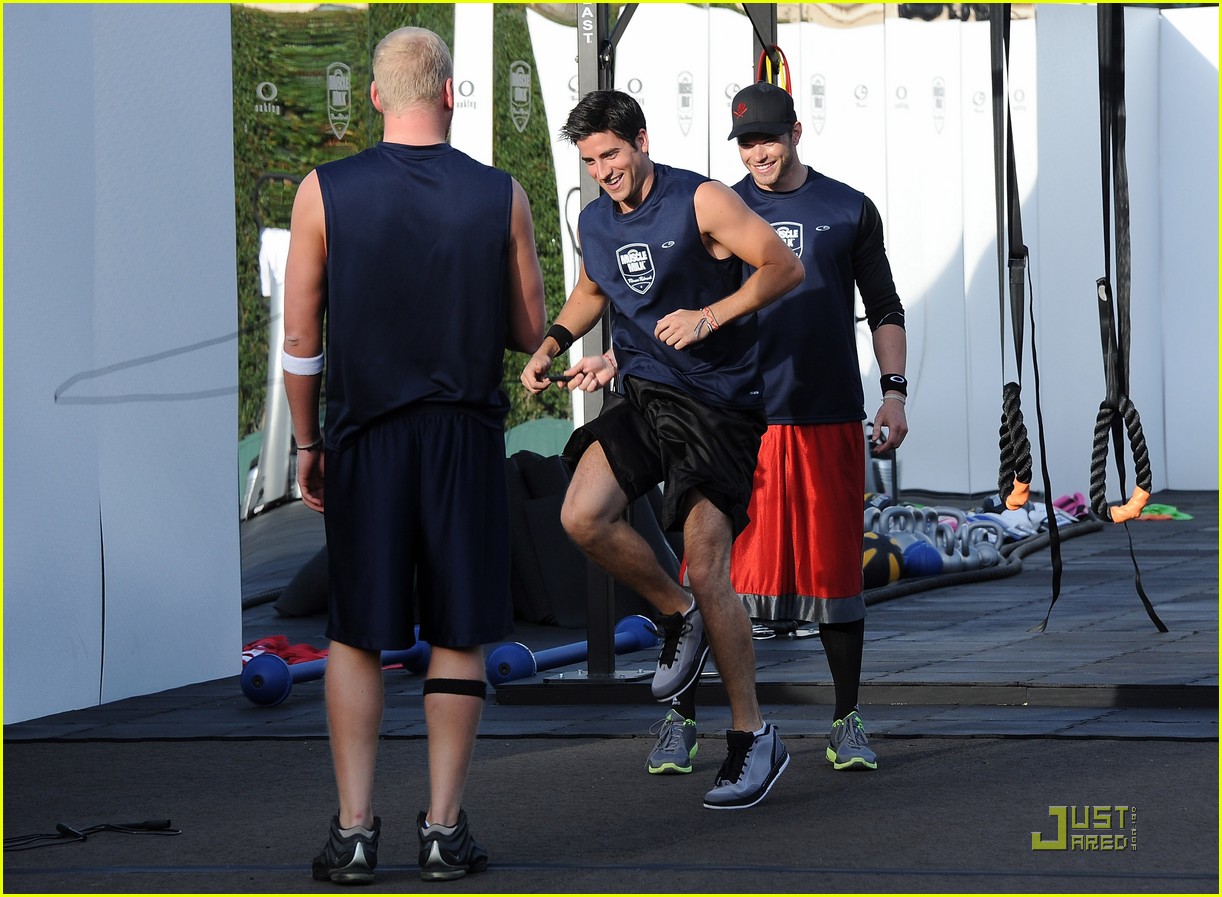 Victoria Justice: Basketball Tournament with Ryan Rottman!